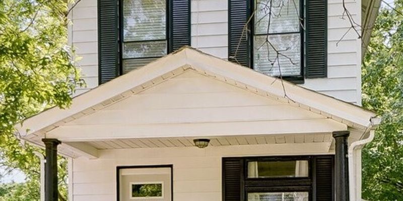 Cincinnati House: 3825 Zinsle Ave