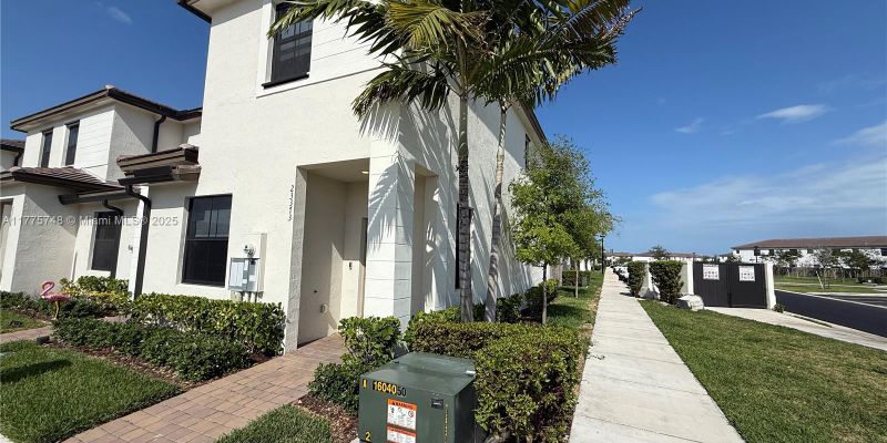 Homestead House: 23373 SW 129th Path