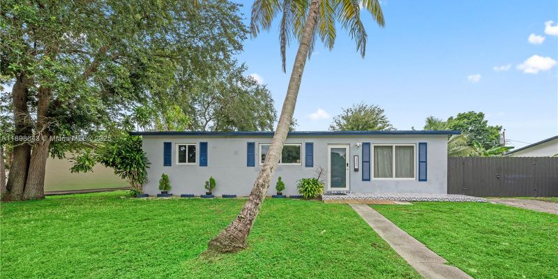 Miami House: 1320 NE 210th Terrace