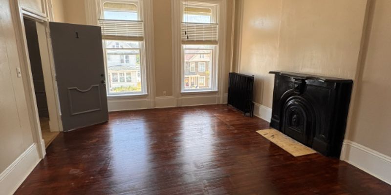 Dubuque Apartment: 757 Caledonia Pl