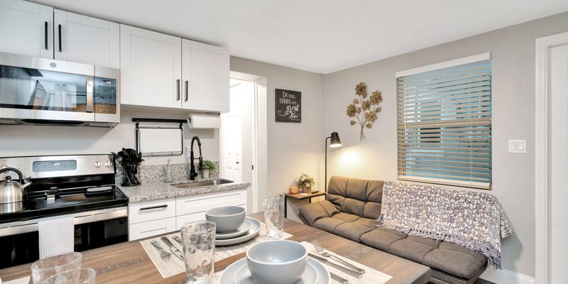 Clearwater Apartment: 1235 Grove St B