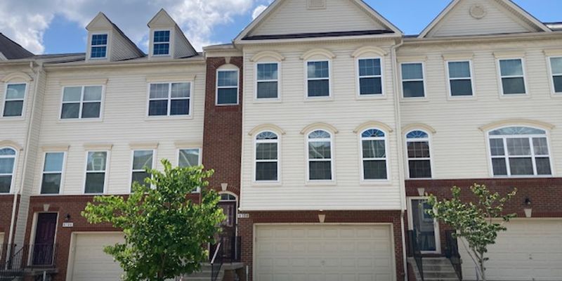 Laurel House: 8708 Sagebrush Lane