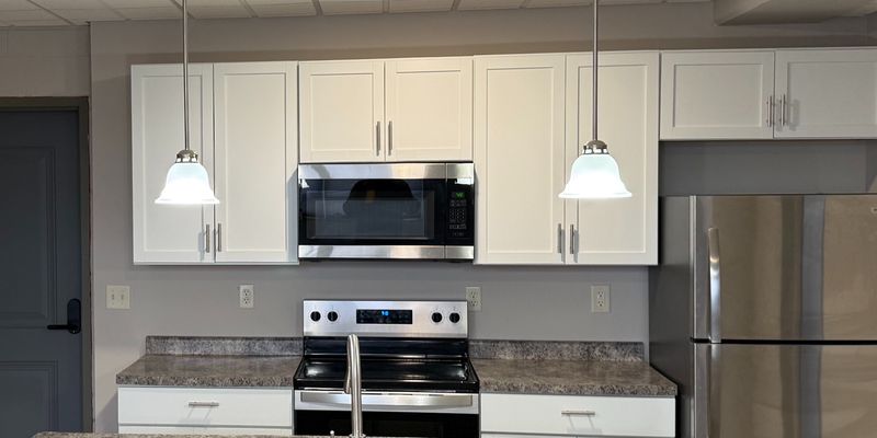 Cudahy Apartment: 3776 E Hammond Ave