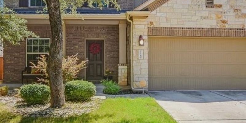 Georgetown House: 116 Copper Lake Ln