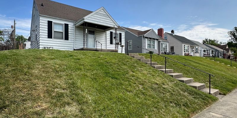 Lafayette House: 1414 Franklin St