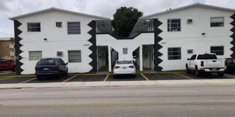Hialeah Apartment: 1400 W 29th St