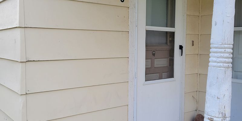 Brookings Apartment: 617 7th Ave