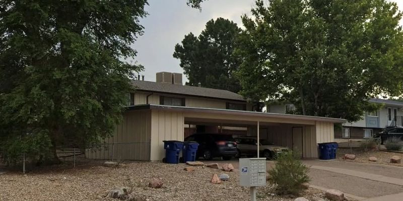 Pueblo Townhome: 127 Bonnymede Rd