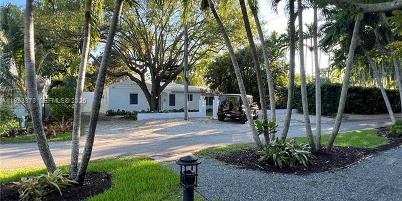 El Portal House: 256 NE 85th St