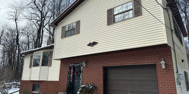 Newfoundland House: 1014 Hickory Run Rd