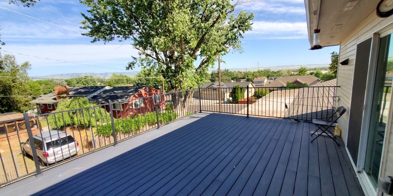 College Place Apartment: 705 SE Scenic View Dr