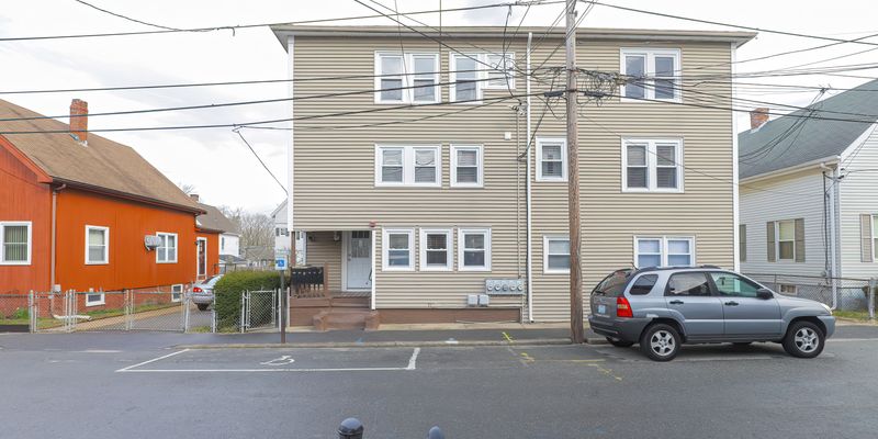 Bristol Apartment: 39 Bourne St