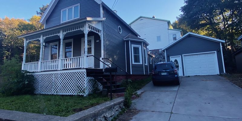 Houghton House: 907 Ruby Ave