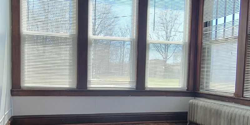 Galesburg Apartment: 43 W North St