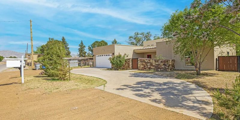 El Paso House: 710 Mamie Road