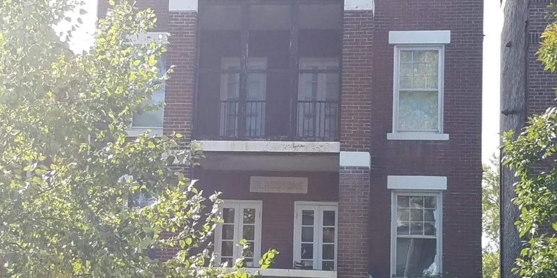 St. Louis Apartment: 5778 Pershing Avenue