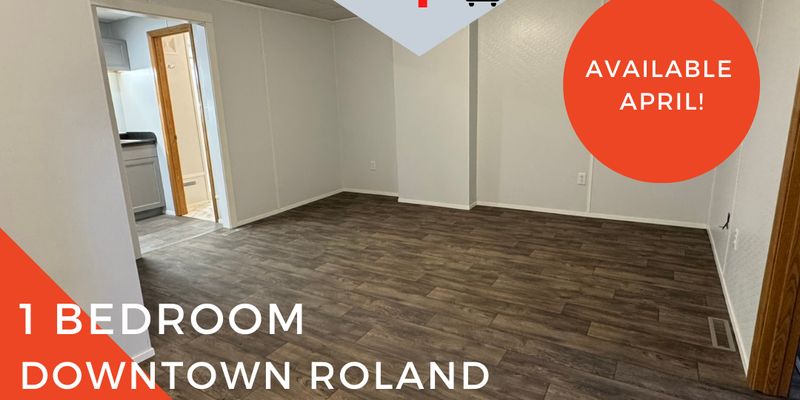 Roland House: 215 N Main St