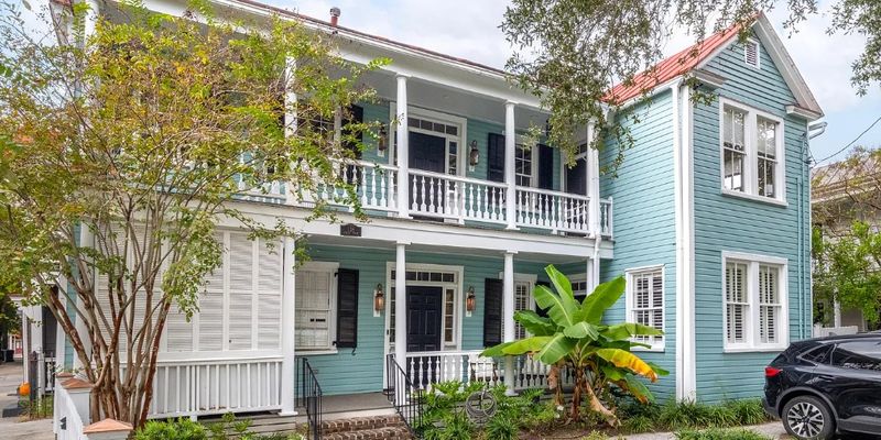 Charleston Apartment: 138 Coming St