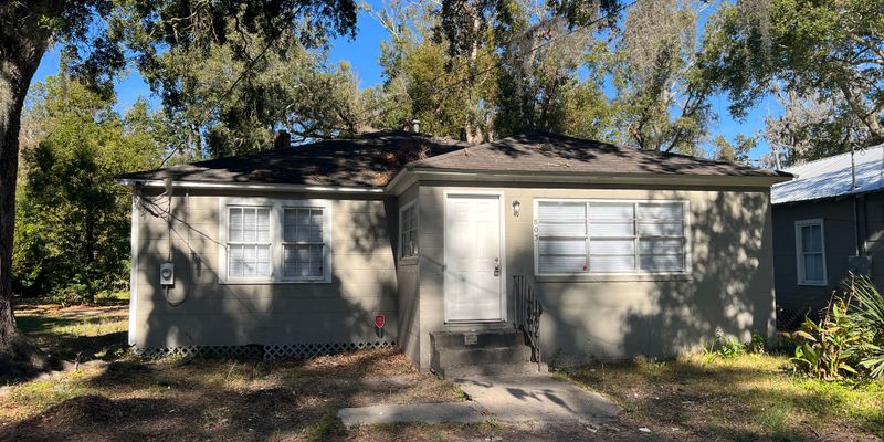 Brunswick House: 803 3rd Ave