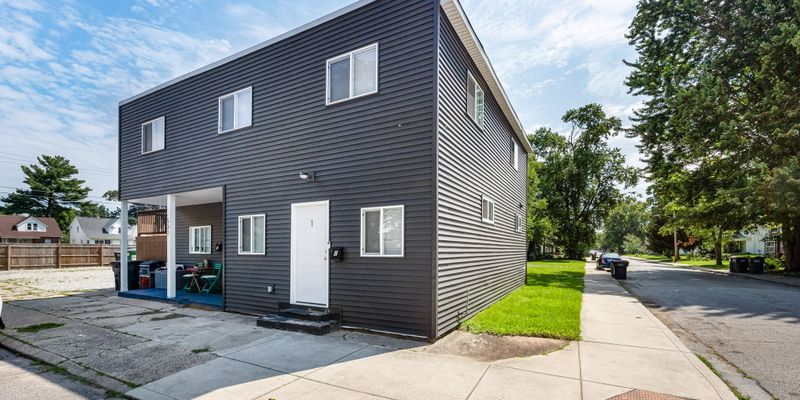 South Bend Apartment: 502 N Arthur St