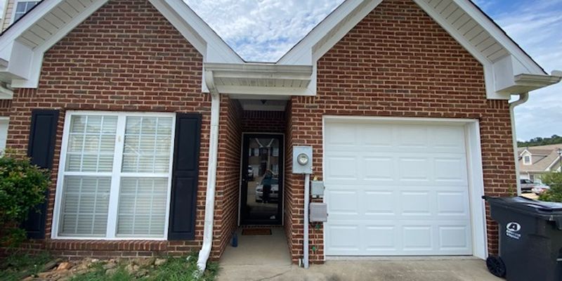 Moody House: 2304 Crowns Ln