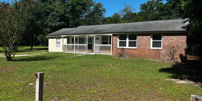 Barnwell House: 461 Sweetwater Cir