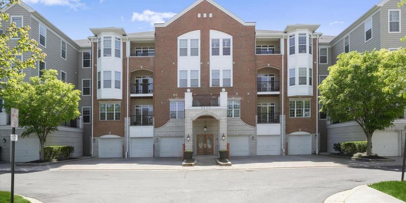 Columbia House: 5930 Great Star Dr