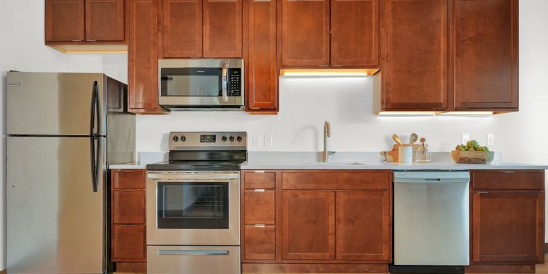 Aurora Apartment: 115 W Galena Blvd