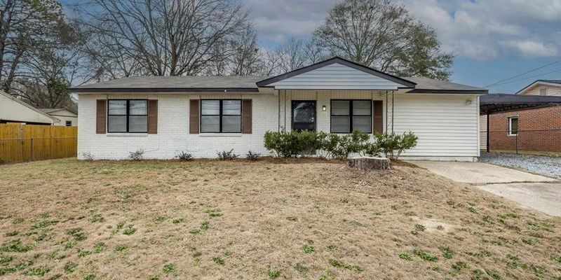 Columbus House: 5818 Hunter Rd