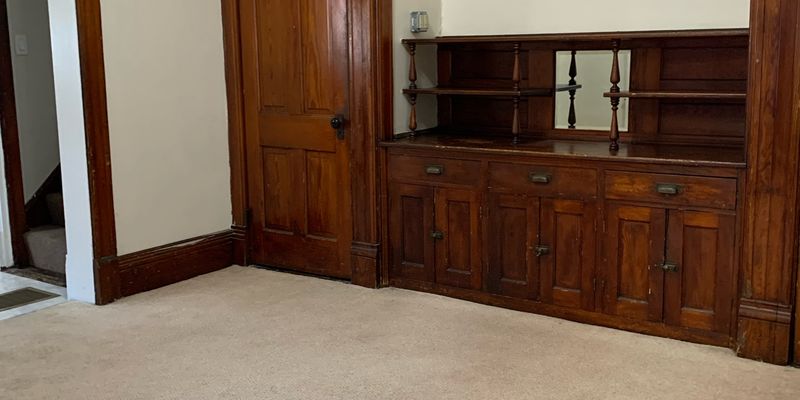 Dubuque Apartment: 422 Loras Boulevard
