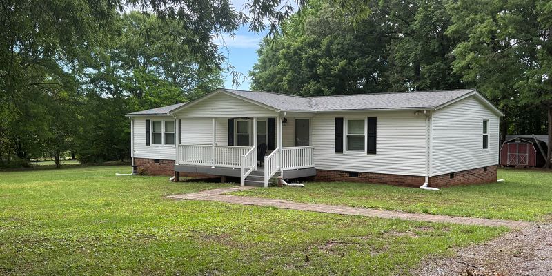 Danville House: 1569 Loomfixer Lake Rd