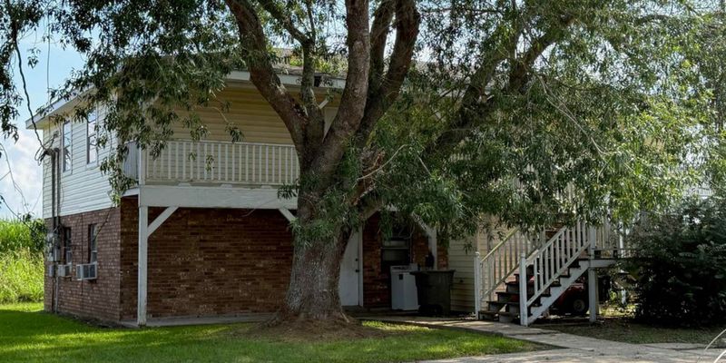 Thibodaux Apartment: 210 Gloria St