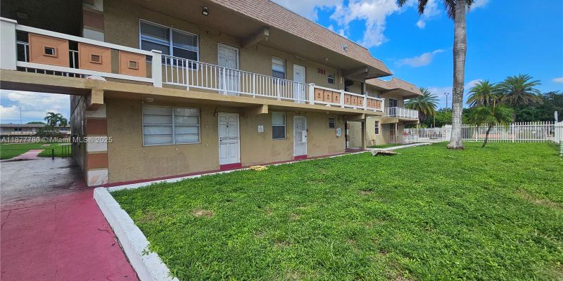 Miami Apartment: 301 NW 177th St