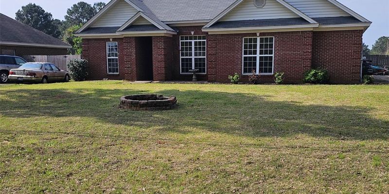 Wetumpka House: 2563 Mitchell Creek Rd