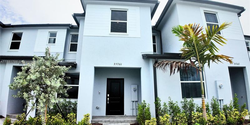 Homestead House: 35761 SW 178th Ct