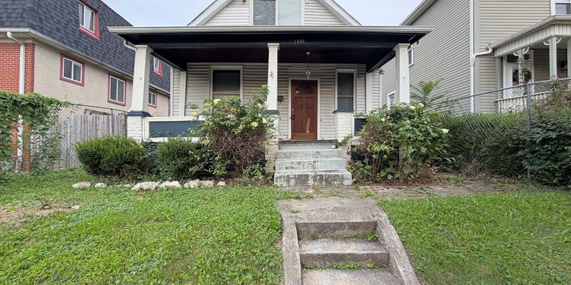 Columbus Apartment: 1490 Indianola Avenue