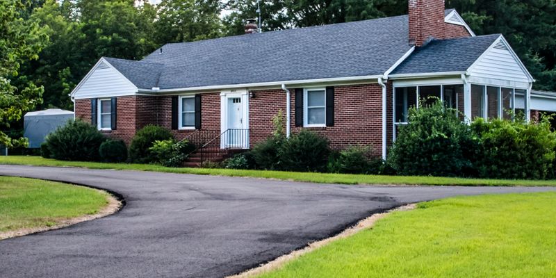 Victoria House: 2503 Nottoway Blvd