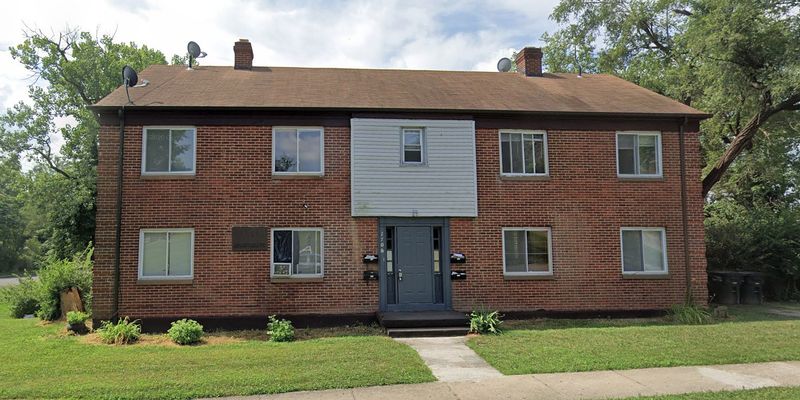Dayton Apartment: 2706 Oxford Avenue