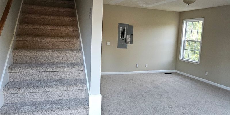Manchester House: 138 Fox Creek Ct