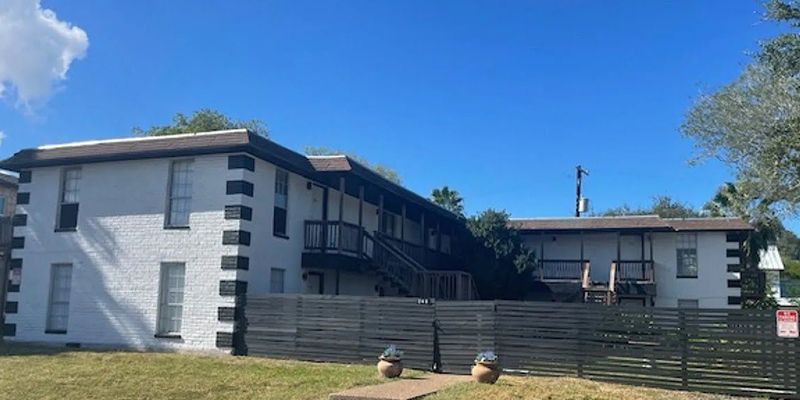 Corpus Christi Apartment: 240 Indiana Ave