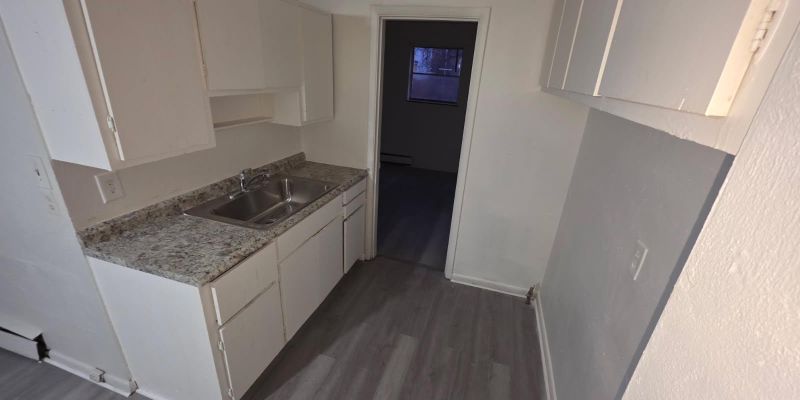 Cincinnati Apartment: 1815 Cleveland Ave