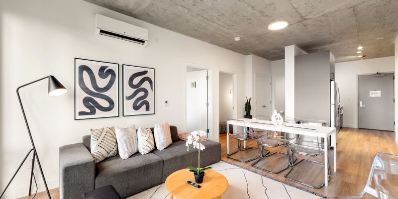 Chicago House: 853 West Blackhawk Street