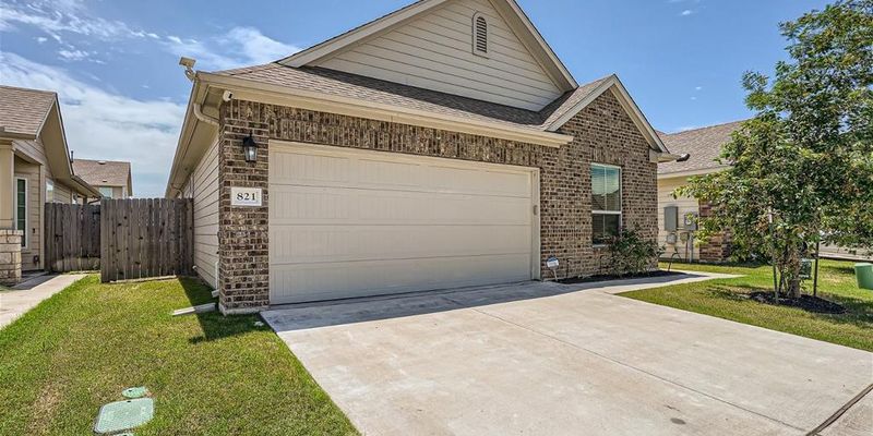Pflugerville House: 821 Durness Dr