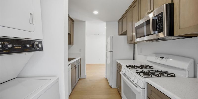 Gardena Apartment: 1040 W 165th Pl