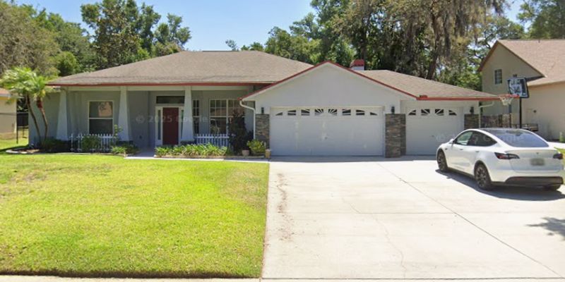 Thonotosassa House: 12221 Anne Kenia Dr