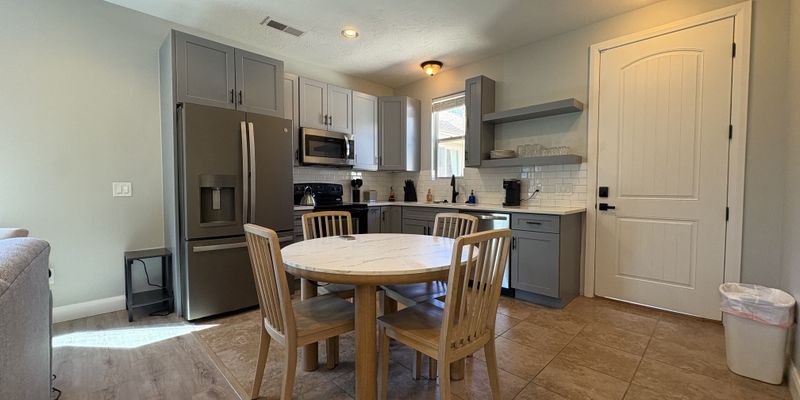 Hurricane House: 291 S 1150 W