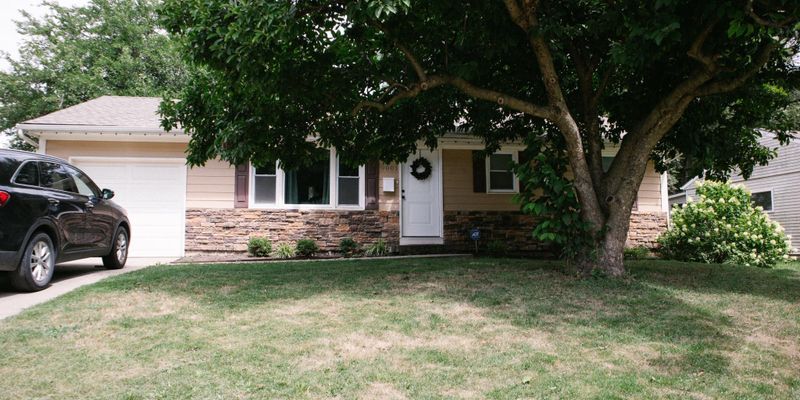 Kansas City House: 9001 Washington St