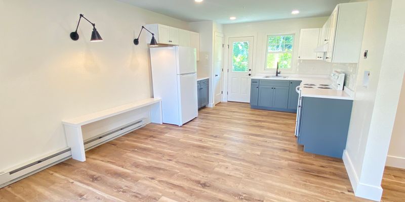 Littleton House: 160 Bronson St