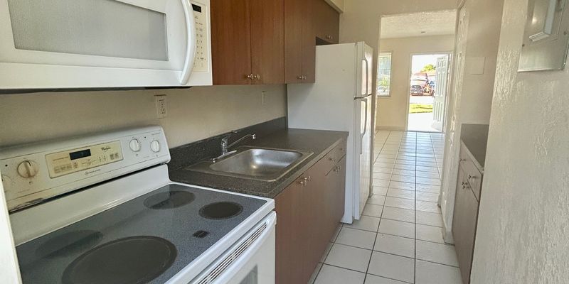 Miramar Apartment: 7421 Venetian St