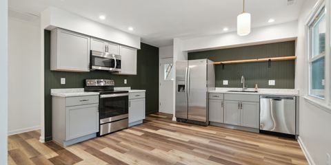 116 706 14th Ave.jpg